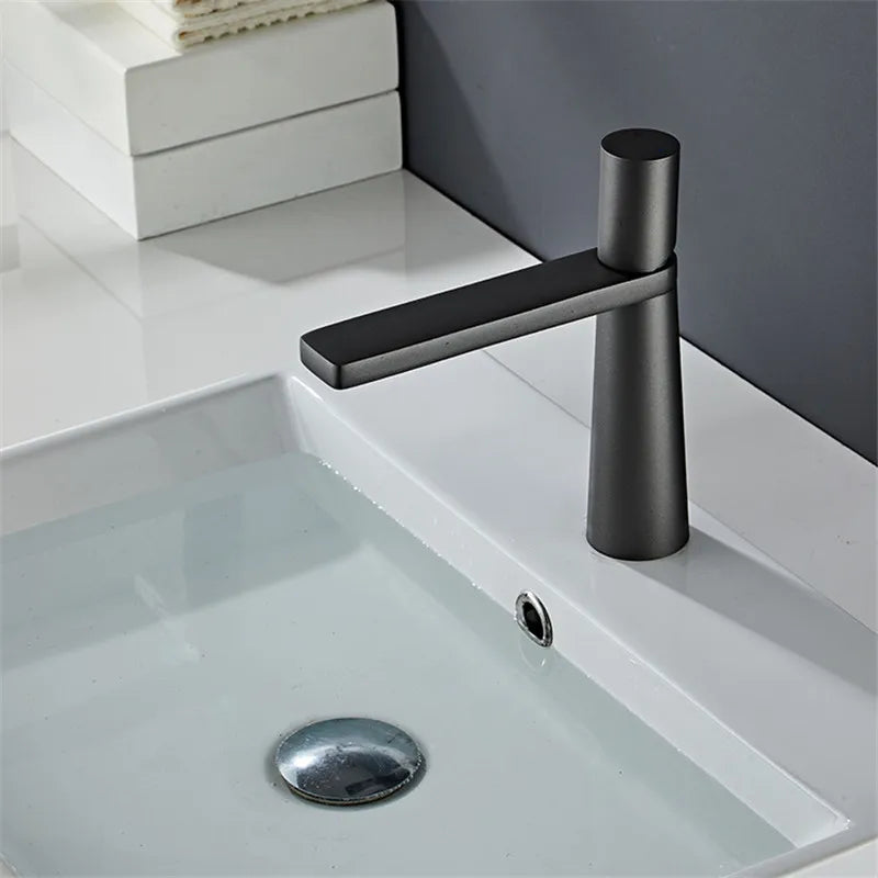Tuqiu Basin Faucet Brass Bathroom Faucet Mixer Tap Black Wash basin Faucet Single Handle Hot and Cold Chrome Lavotory Faucet