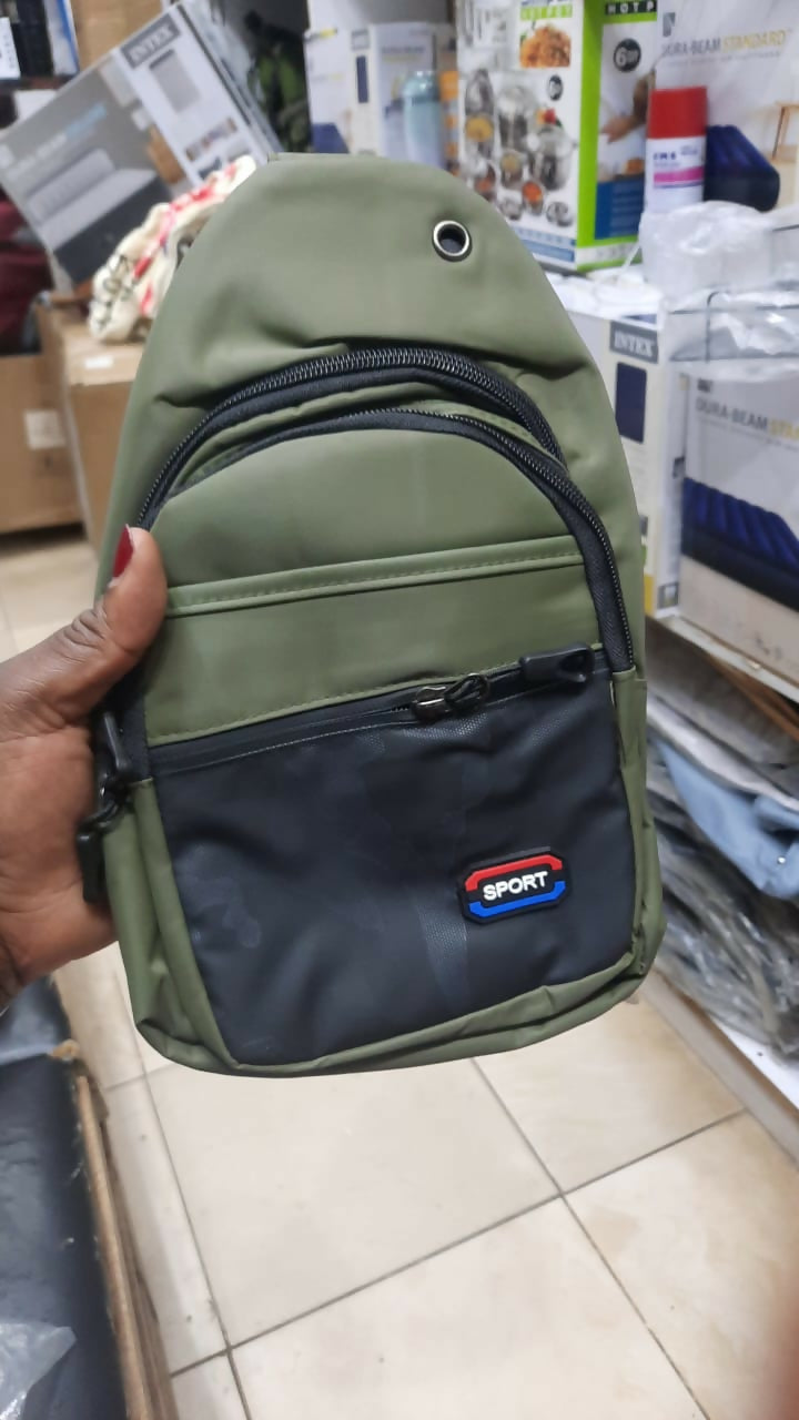Men‘s USB Casual Shoulder /Crossbody Sling Chest Bag Pack