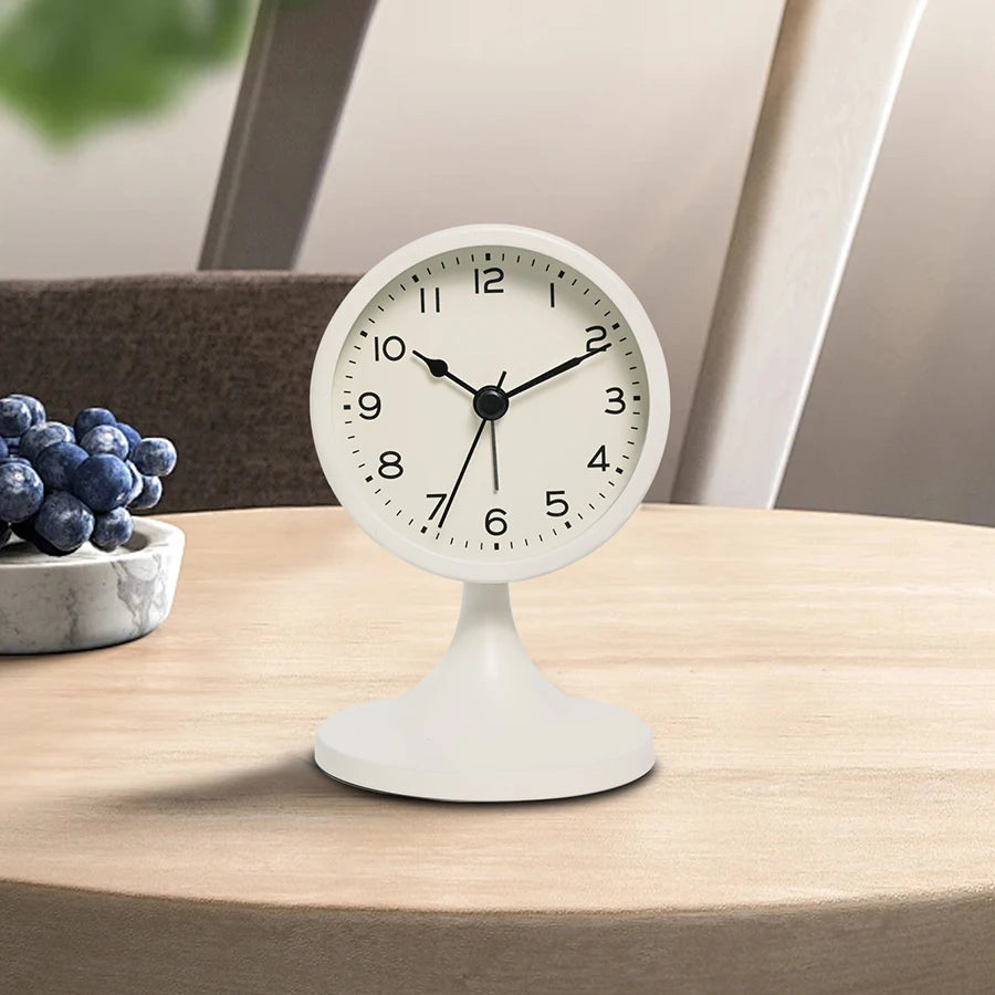 1 piece retro metal quartz alarm clock, silent bedside night light desk clock, home decoration, holiday gift (excluding battery)