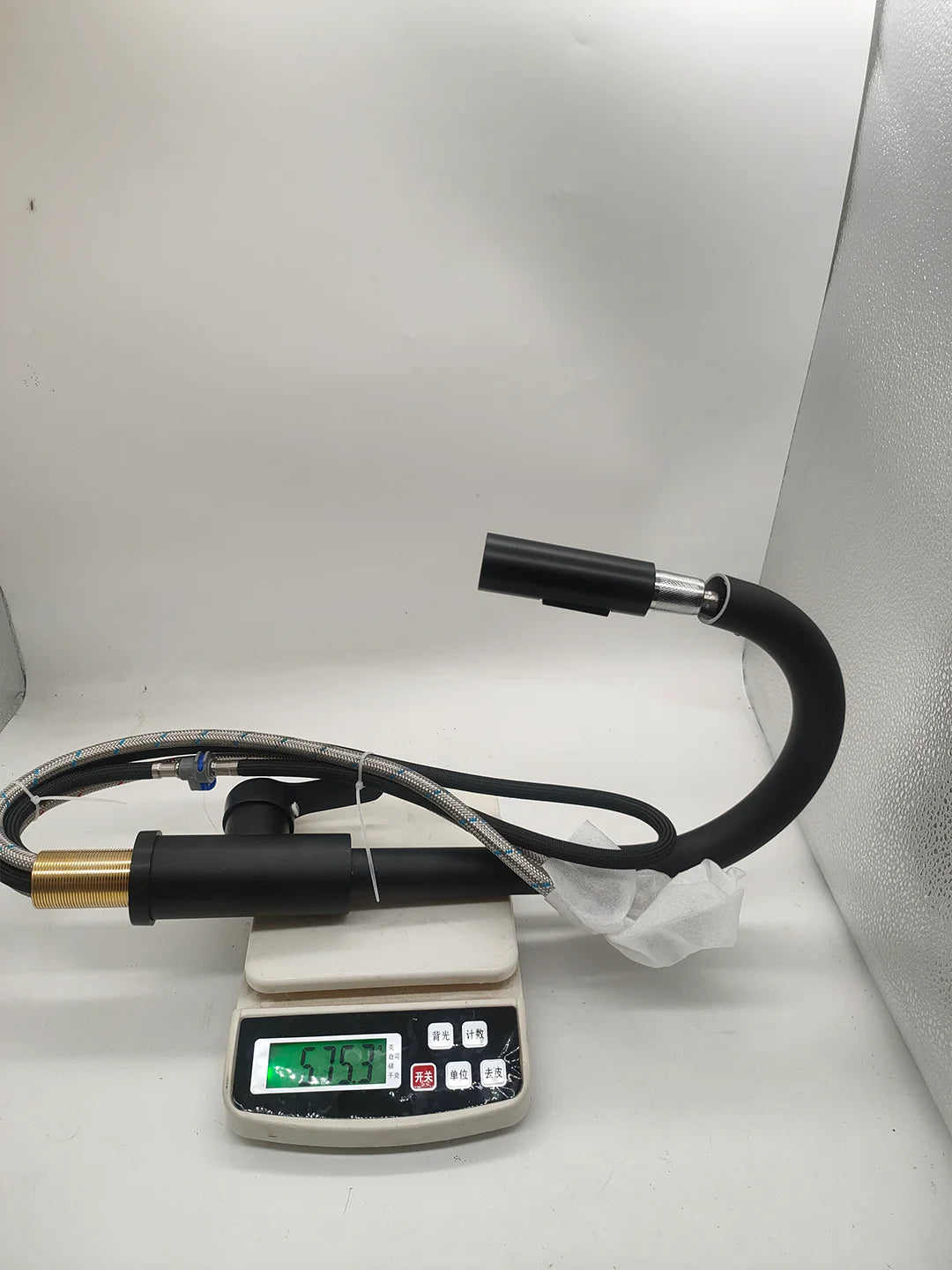 A Kitchen Stainless Steel Pull-out Cold and Hot Water Mixing Faucet with a 3-function Pull-out Nozzle