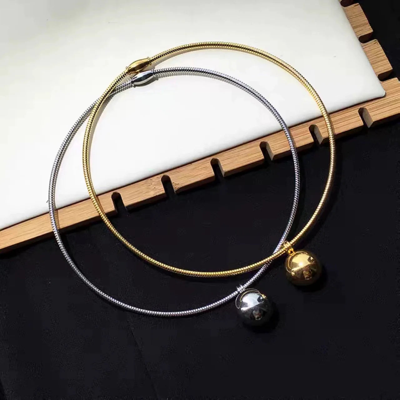 Peri'sbox Simple Imitation Pearl Globular Pendant Necklace for Women Stainless Steel Gold Plated Non-fade Hip-Hop Trendy Jewelry