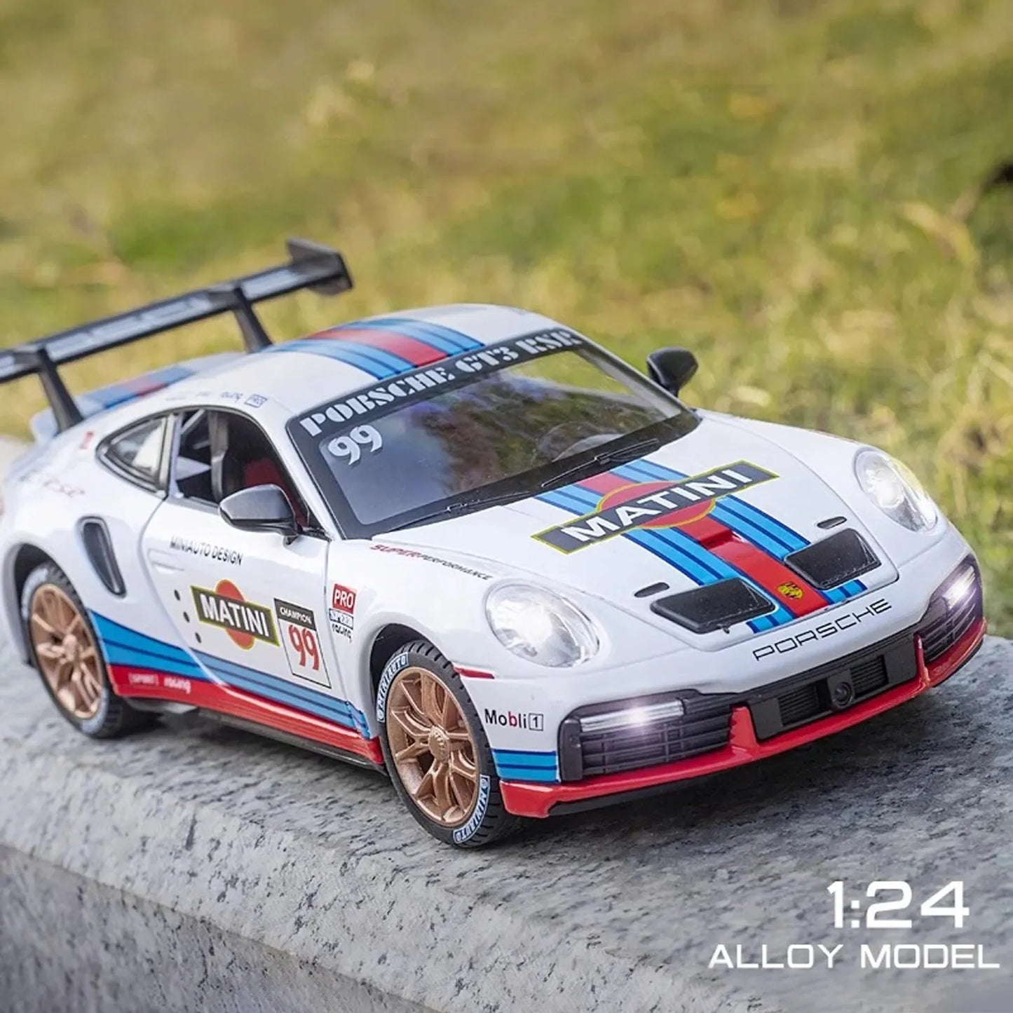 1:24 Scale Porsche 918 GT Alloy Model Car - Stunning Replica for Auto Collectors - Precise Detailing, High-Quality Material