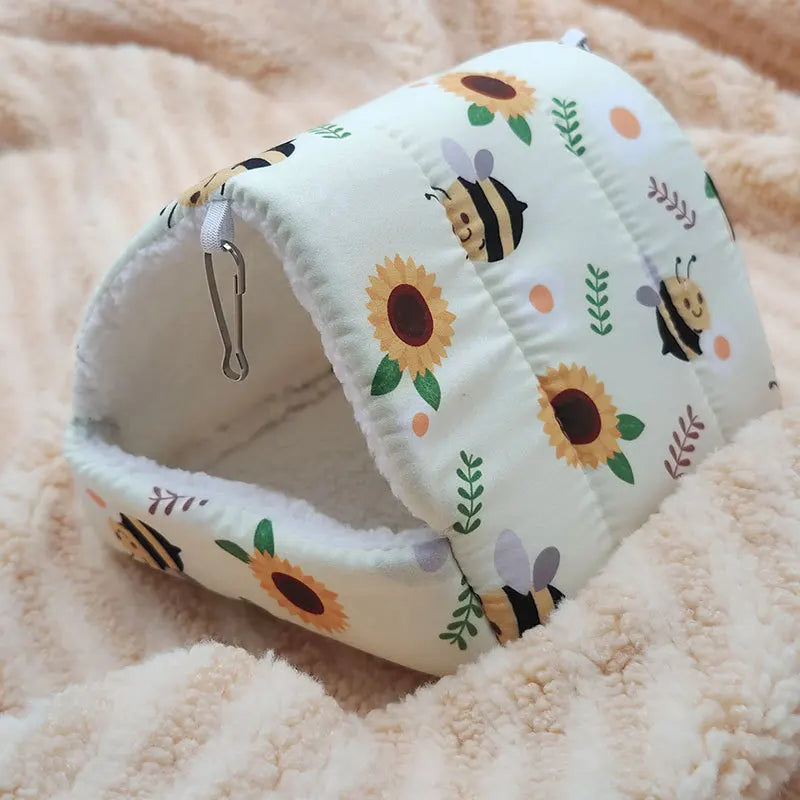 Cute Cartoon Winter Rabbit Squirrel Mini Cage Guinea Pig Nest Small Animal Mice Rat Pet Sleeping Bed Hamster House Warm Soft Mat