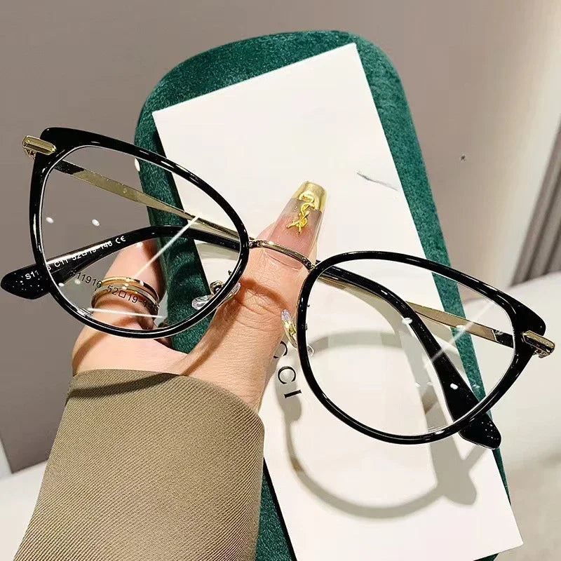 Retro Cat Eye Flat Lens for Women, Fashionable and Personalized Small Frame Glasses, Anti Blue Light Glasses