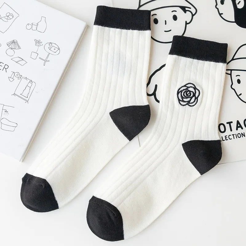 Japanese Embroidered Flowers Trendy Black Mid-tube Socks Korean Niche Retro All-match Sports Cotton Socks
