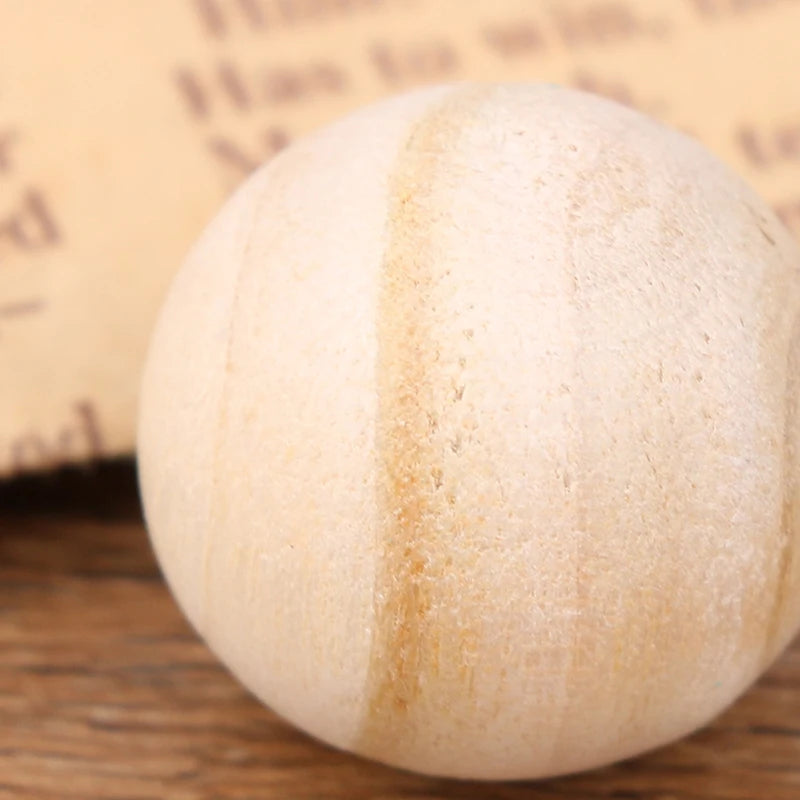 100Pcs Natural Health Camphor Wood Balls Pest Control Organic Cedar Wood Ball for Clothes Storage Closets Drawers