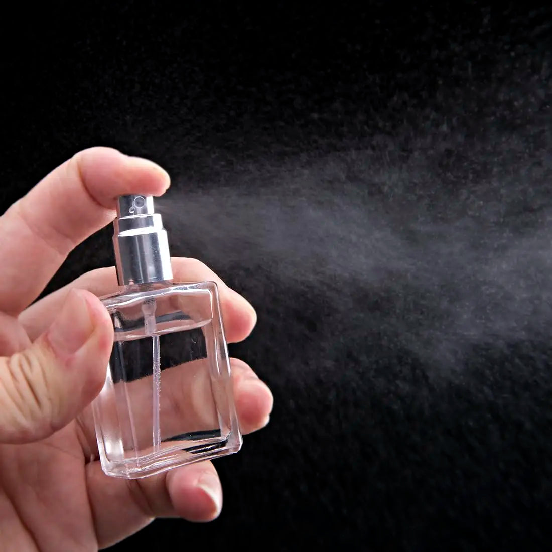 12pcs+4 Accessories 15ml Portable Refill Perfume Scent Atomizer Empty Spray Bottles with 12 Spray Bottles, 2 Funnels, 2 Droppers