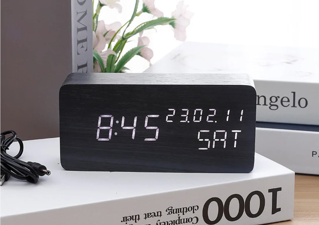 Wooden Clock Electronic Clock, LED Date Weekly Temperature Display Electronic Alarm Clock
