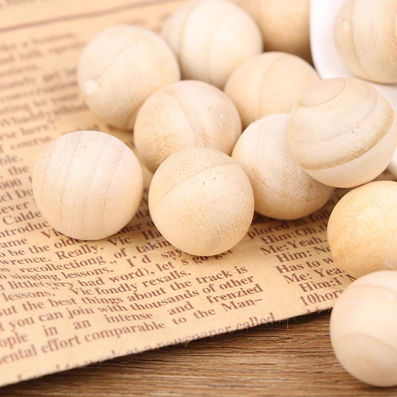 100Pcs Natural Health Camphor Wood Balls Pest Control Organic Cedar Wood Ball for Clothes Storage Closets Drawers