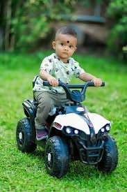 Chargeable Battery-operated Kids Free View Ride-on