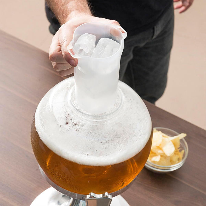 Spherical wine dispenser with ice slot separator