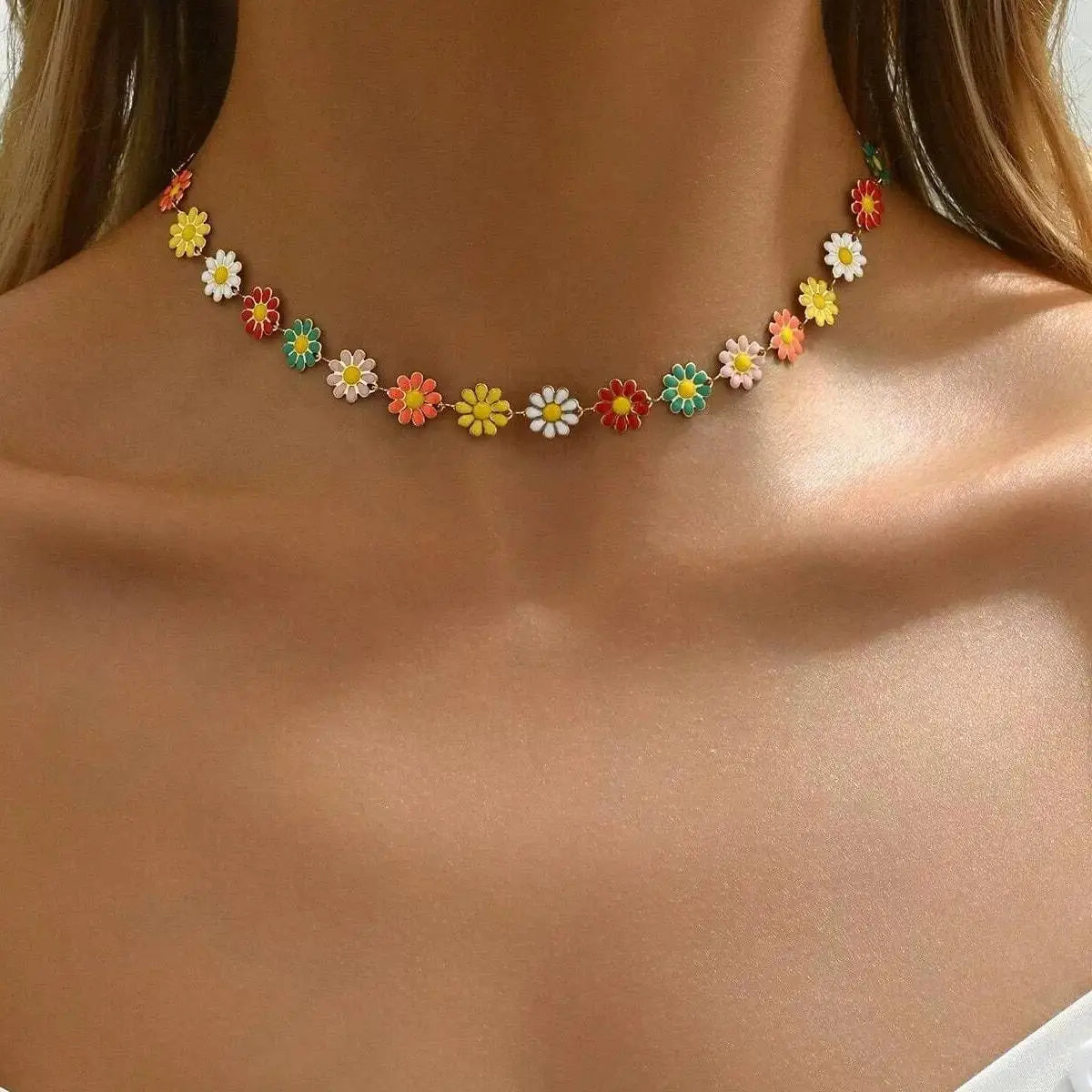 Flower Daisy Clavicle Chain Necklace for Women Girls Korean Style Sweet Short Choker Statement Wedding Bridal Jewelry Neck Chain