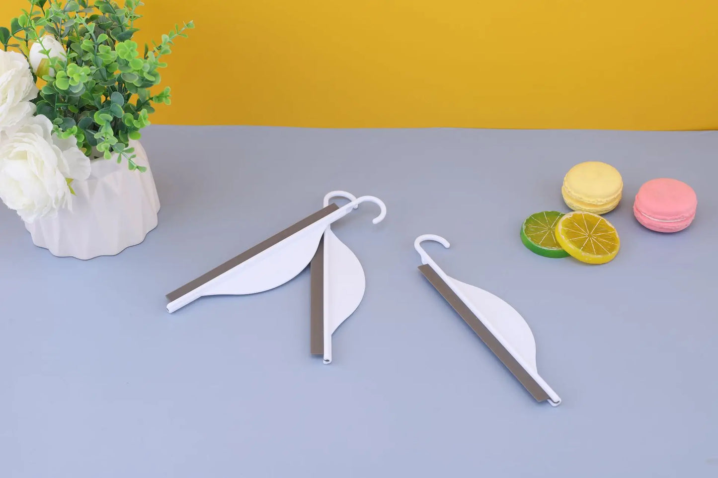 Mini Plastic Glass Mirror Scraper Holder Window Shower  Cleaning Wiper Tool Bathroom Blade Shower Squeegee Household Accessory