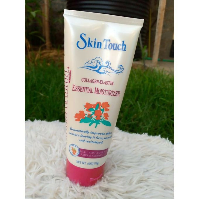 Skin Touch Essential Facial Moisturizer With Vitamin C