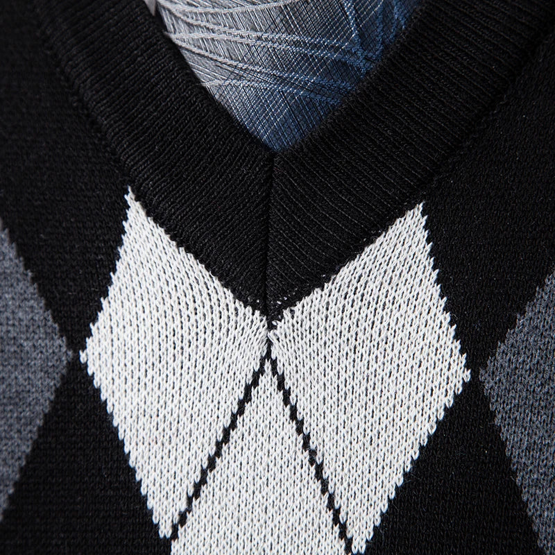 Mens Soft Sweater Vest Spring Autumn Sleeveless Knitted Pullover Husband Dad Fashion Knitted Vests Black Grey Plaid S-2XL