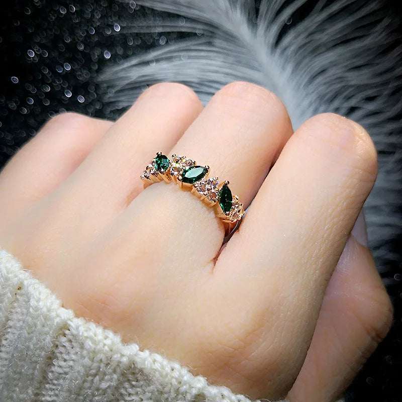 Retro Sense Ring Sweet Shiny Green Rhinestone Ring Index Finger Tail Ring Decoration Wedding Jewelry Birthday Gift for Women