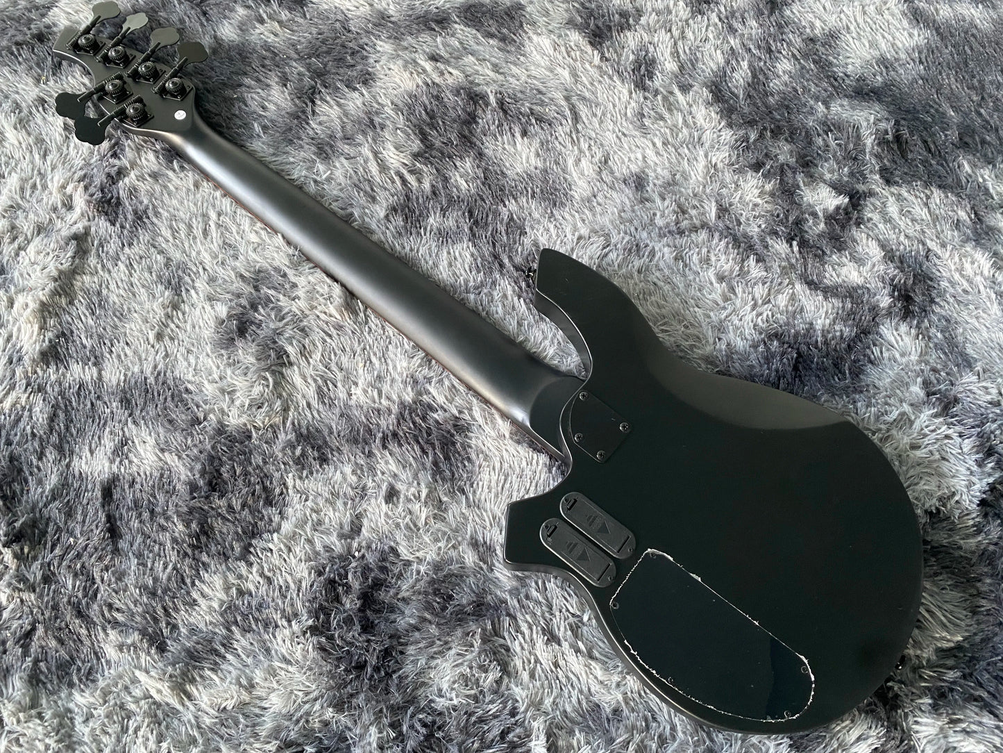 Chinese Electric Bass Guitar 6 Strings Matte Black Color Bass Wood Body And Maple Neck