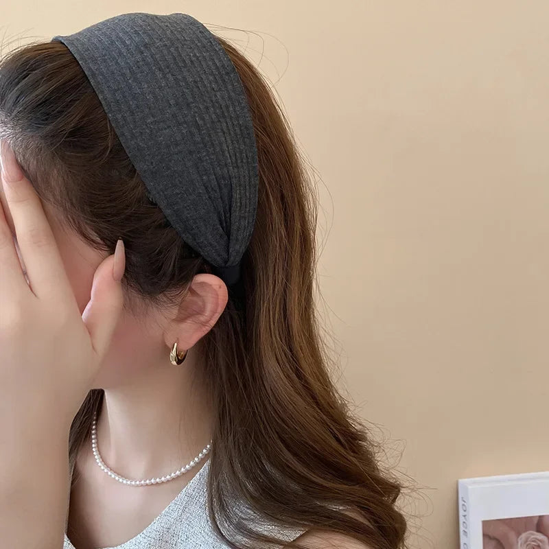 Kintting Solid Color Wide Edge Striped Nonslip Arc Acrylic Headbands for Women French Temperament Atmosphere Hair Accessories