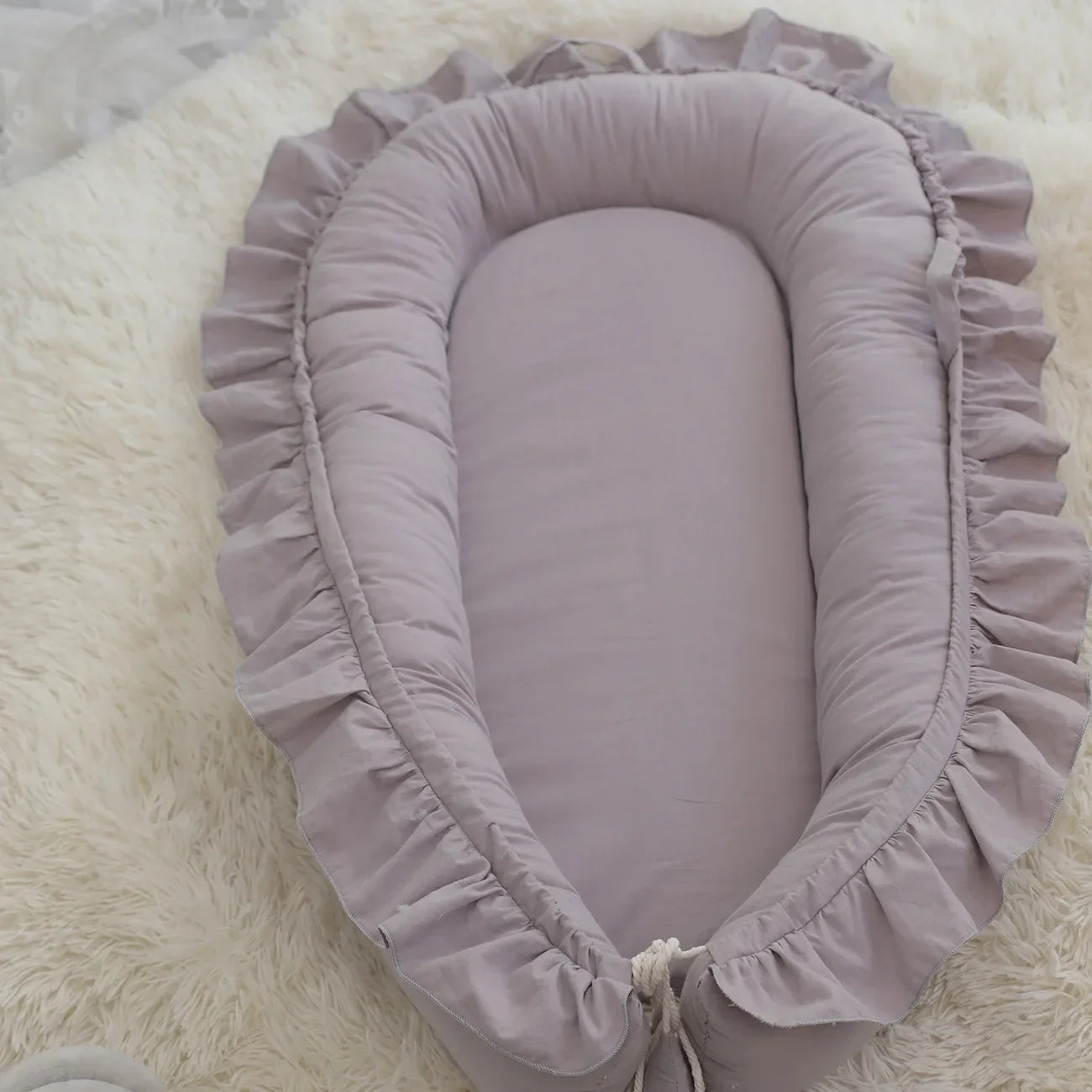 Cotton Portable Baby Crib Light Weight  Uterus Biomimetic Sleeping Bed For Newborns Foldable Cushioned Easy To Wash Baby