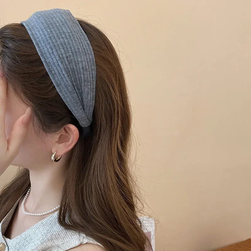 Kintting Solid Color Wide Edge Striped Nonslip Arc Acrylic Headbands for Women French Temperament Atmosphere Hair Accessories