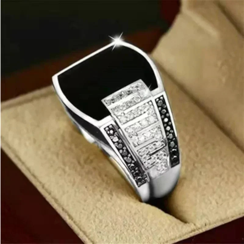 2024 Classic Men's Ring Fashion Metal Gold Color Inlaid Black Stone Zircon Punk Rings for Men Engagement Wedding Luxury Jewelry