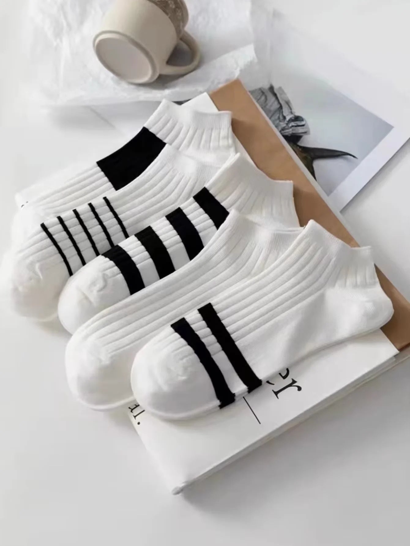 5 Pairs Cute Expression Print Socks, Comfy & Funny All-match Mid Tube Socks, Women's Stockings & Hosiery