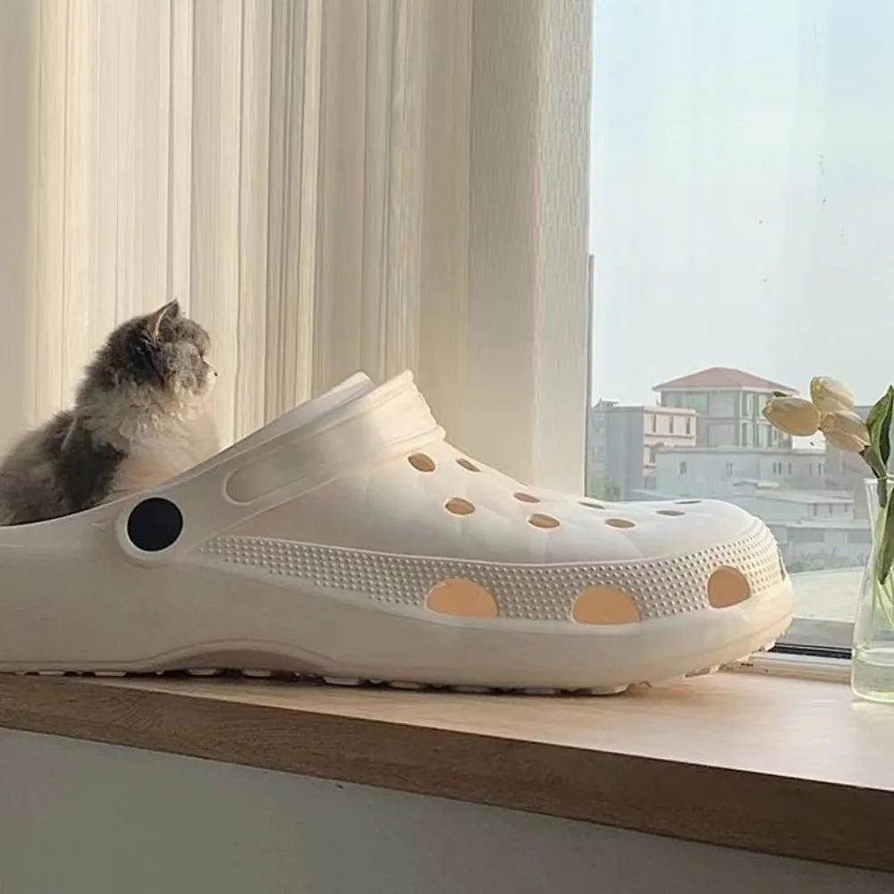 Crocs Big Cat Beds and Furniture Breathable Funny and Creative design House for Cats Comfortable Cat Products Accessories