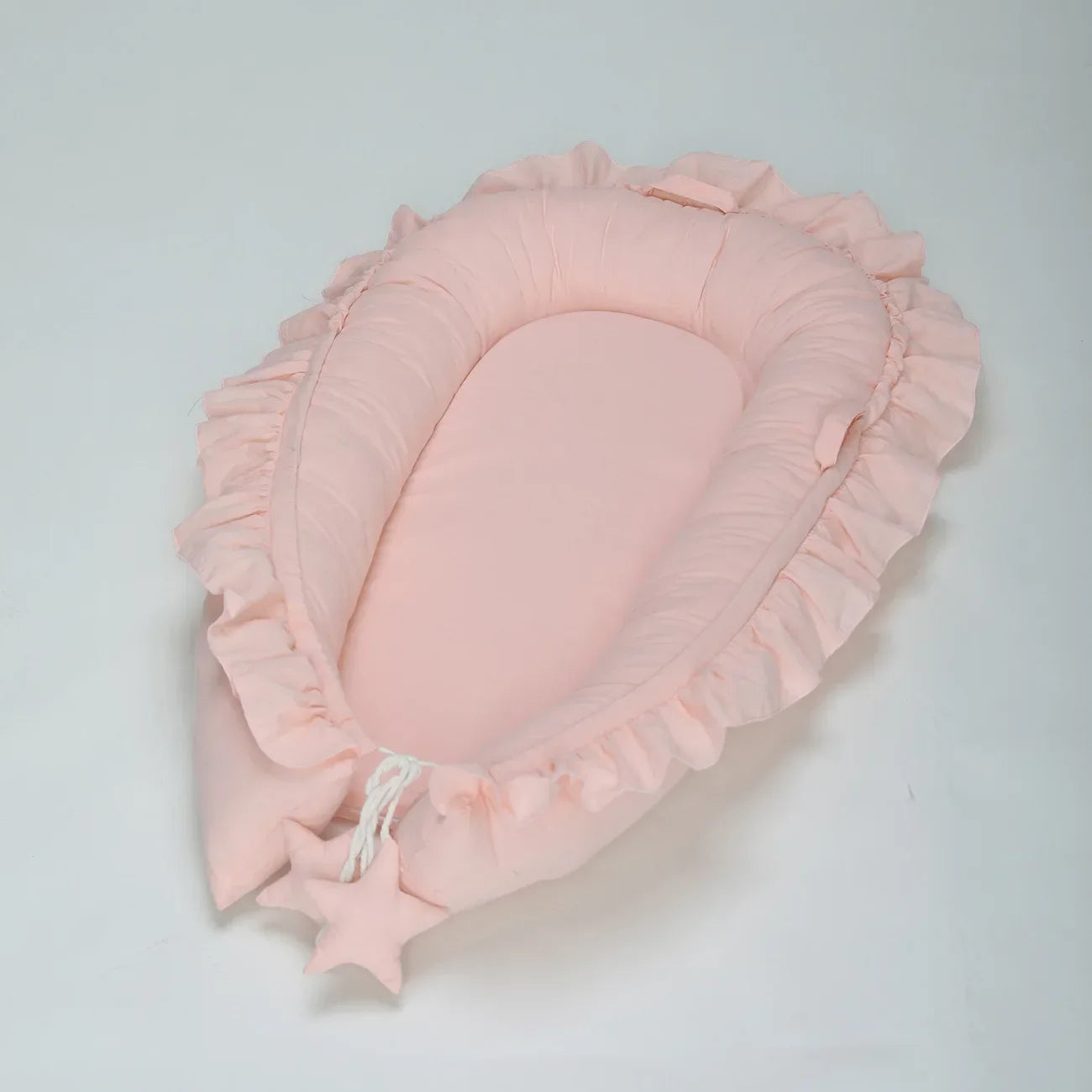 Cotton Portable Baby Crib Light Weight  Uterus Biomimetic Sleeping Bed For Newborns Foldable Cushioned Easy To Wash Baby