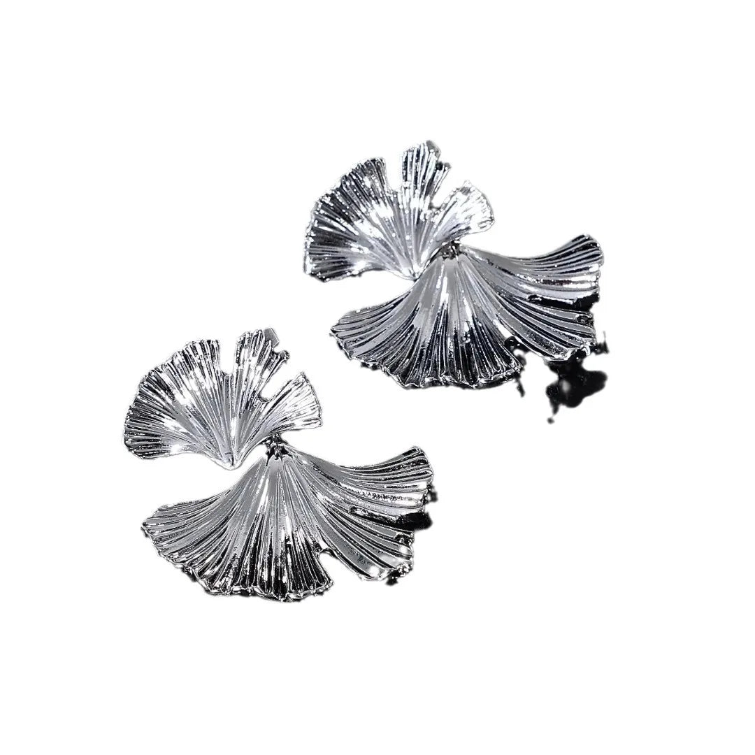 Simple Silver Color Metal Big Plant Ginkgo Leaf Earrings for Women Fashion Statement Stud Earring Jewelry Gift Pendiente