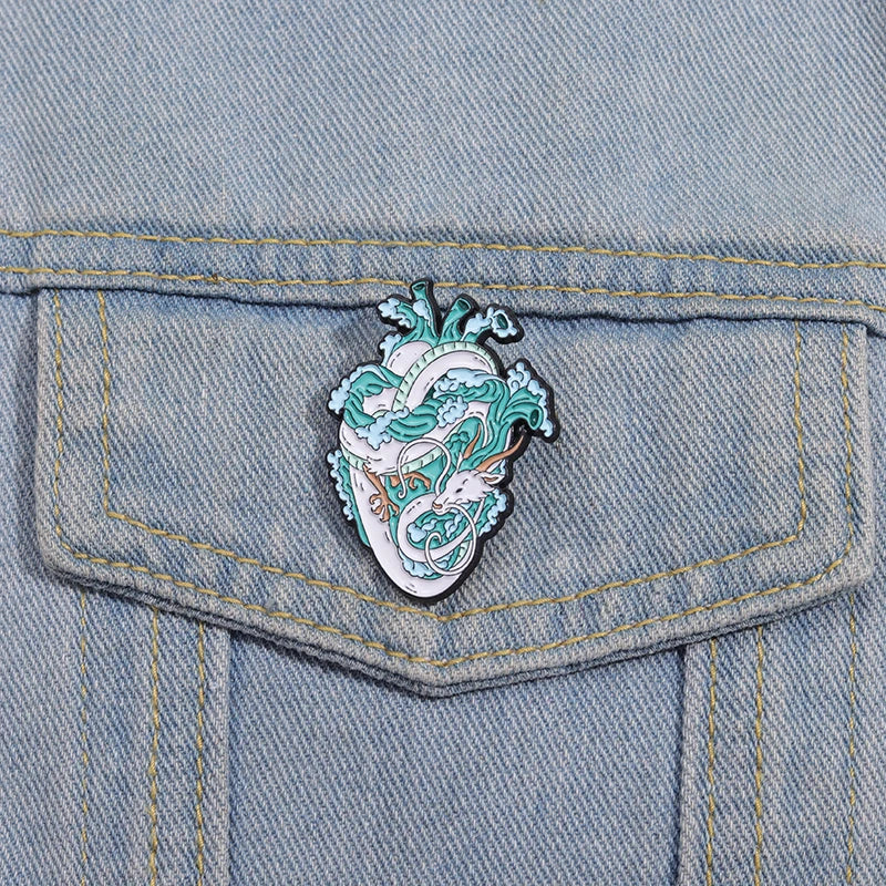 Marine Life White dragon Enamel Pins Custom Heart Organ Brooches Lapel Badges Animal Jewelry Gift for Friends