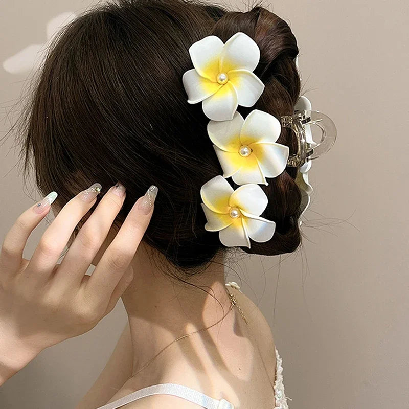 2024 New Bohemian Yellow Plumeria Flower Pearl Headdress Hair Clip Claw Women Girls New Grab Back of The Head Hair Accessory