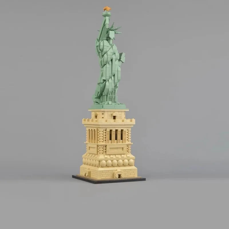 2025 NEW 1685 Pcs Architecture Statue of Liberty Large Collection Building Set Model Gift for Kids and Adults Compatible 21042