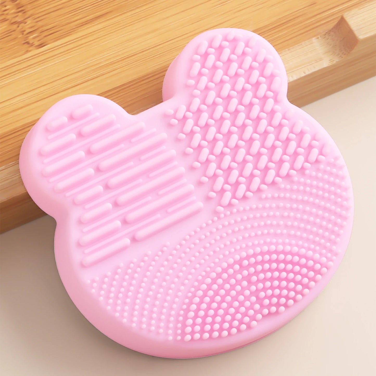 Makeup Brush Cleaning Tool ,1pcs Silicone Cute Portable Bear Shaped Cleansing Makeup brush cleanerfor Prevent Makeup Residue