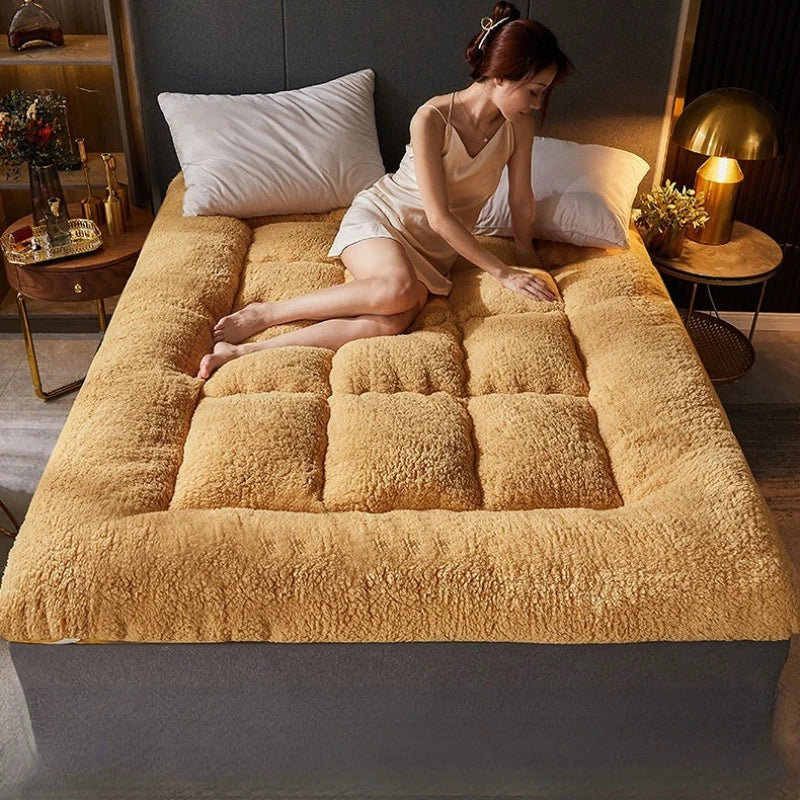 Camel Color Double Mattress Thickened Lamb Warm Winter Mattress 200 * 220cm