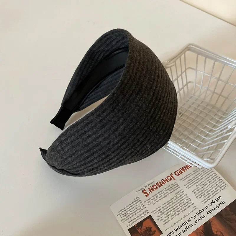 Kintting Solid Color Wide Edge Striped Nonslip Arc Acrylic Headbands for Women French Temperament Atmosphere Hair Accessories
