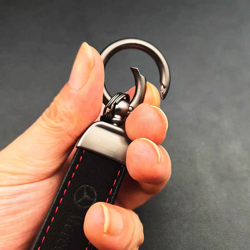 2024 New Man Keyring Women Luxury Car Keychain For Mercedes Benz AMG W204 W205 W212 W213 W222 x153 W176 W177 Keychain Accessory