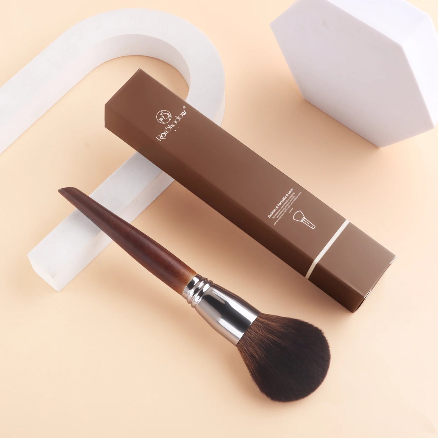 1PC Makeup Brush Complete powder Brush Eyeshadow Soft Makeup Brush Beauty Tools Smudge Brush Single