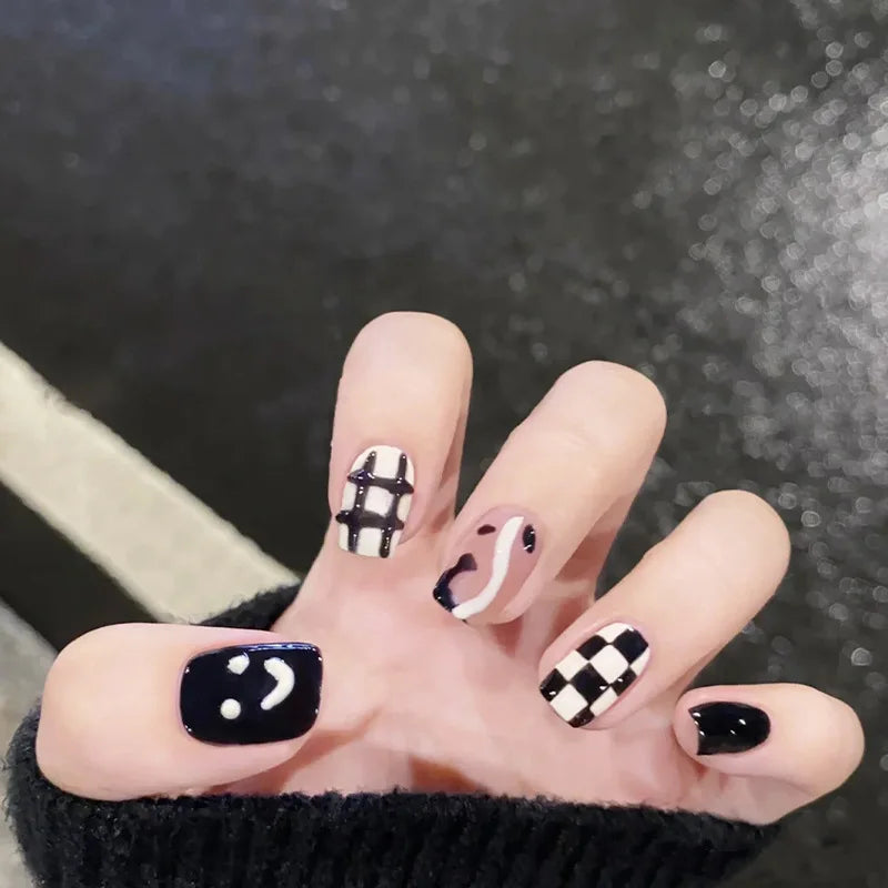 24Pcs/Box Short Square Head Wearing False Nails Art Clouds Stars Pattern Fake Nails Full Cover Press on Nail Tips Manicure Tools