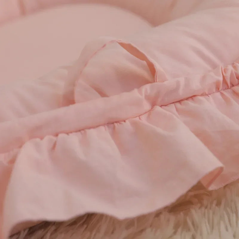 Cotton Portable Baby Crib Light Weight  Uterus Biomimetic Sleeping Bed For Newborns Foldable Cushioned Easy To Wash Baby