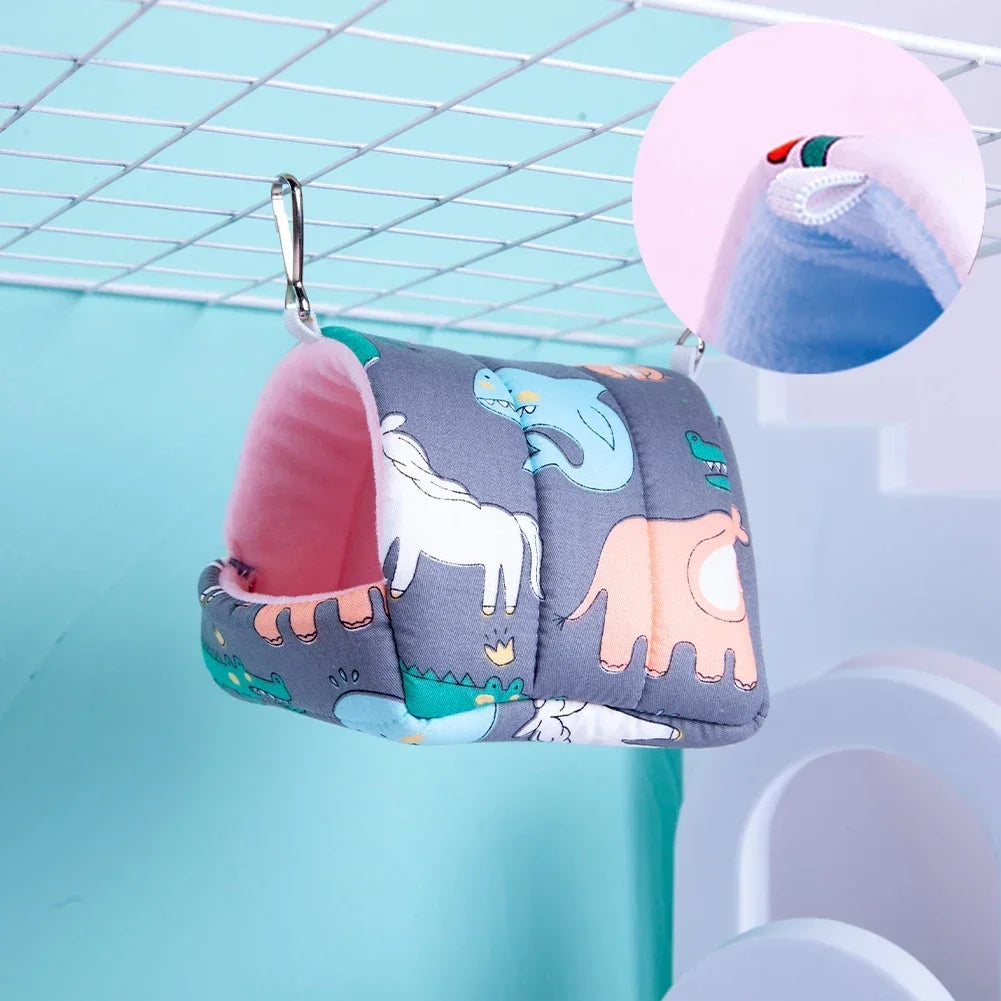 Cute Small Animal Sleeping Bed Rabbit Squirrel Guinea Pig Nest Hamster House Winter Colorful Mini Cage Comfortable Soft Warm Mat