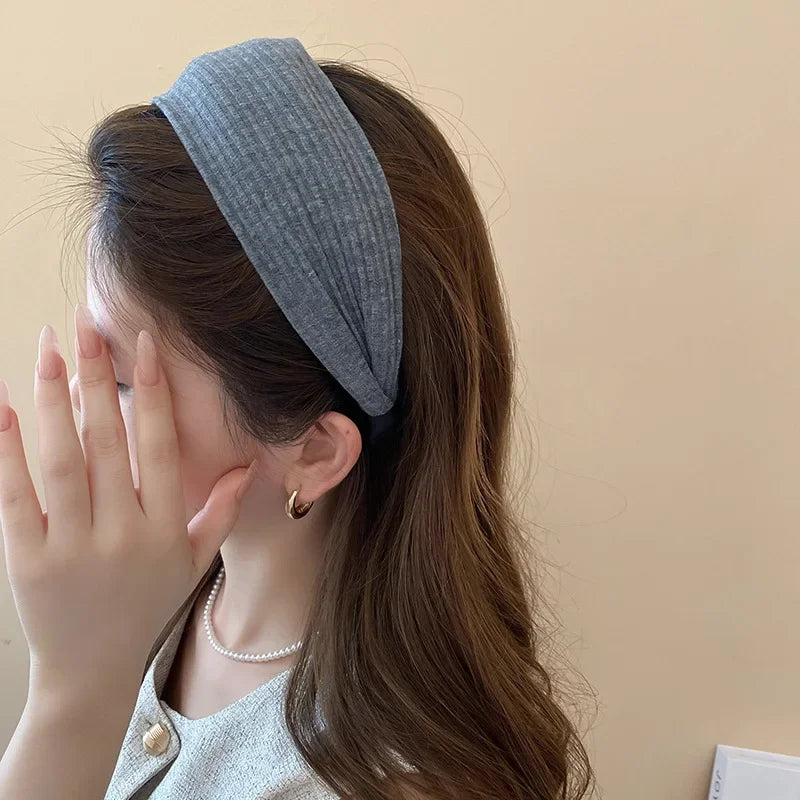Kintting Solid Color Wide Edge Striped Nonslip Arc Acrylic Headbands for Women French Temperament Atmosphere Hair Accessories