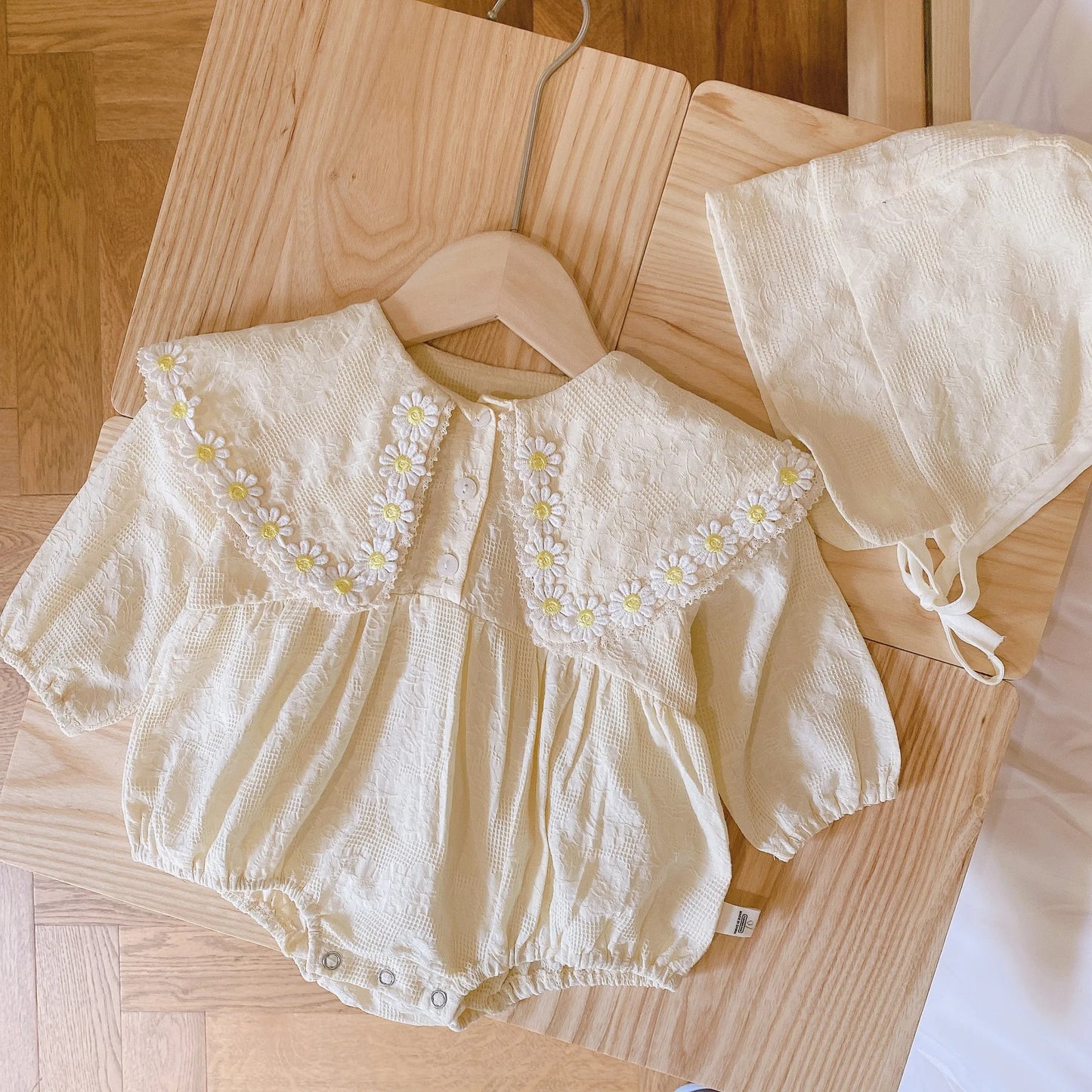 Daisy Romper with Hat for Infants 0-2 Years Old: Spring/Autumn Baby Girl Jumpsuit Newborn Clothing