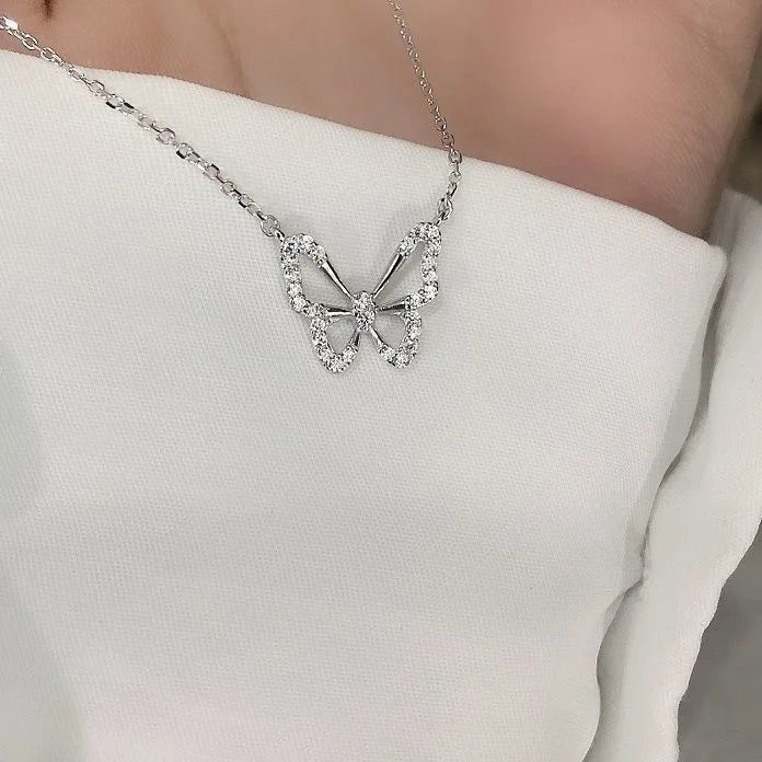 Simple Hollow Crystal Butterfly Necklace Fashion Classical Clavicle Chain Pendant Necklace for Women Elegant Jewelry Accessories