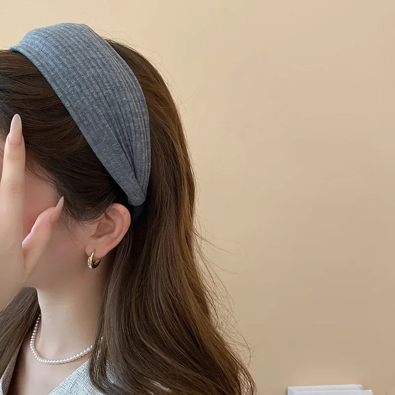 Kintting Solid Color Wide Edge Striped Nonslip Arc Acrylic Headbands for Women French Temperament Atmosphere Hair Accessories