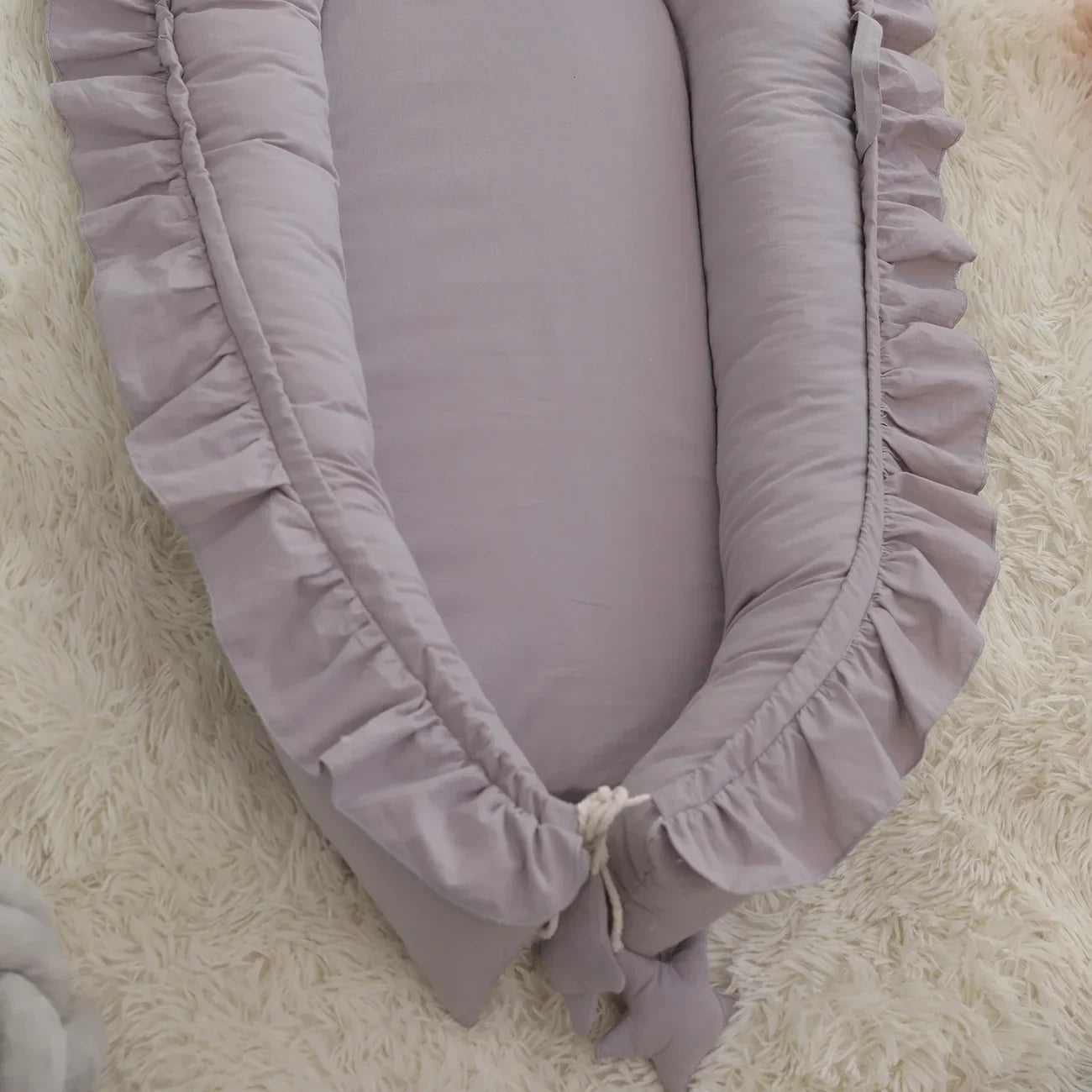 Cotton Portable Baby Crib Light Weight  Uterus Biomimetic Sleeping Bed For Newborns Foldable Cushioned Easy To Wash Baby