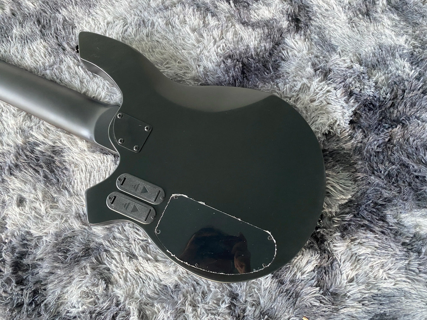 Chinese Electric Bass Guitar 6 Strings Matte Black Color Bass Wood Body And Maple Neck