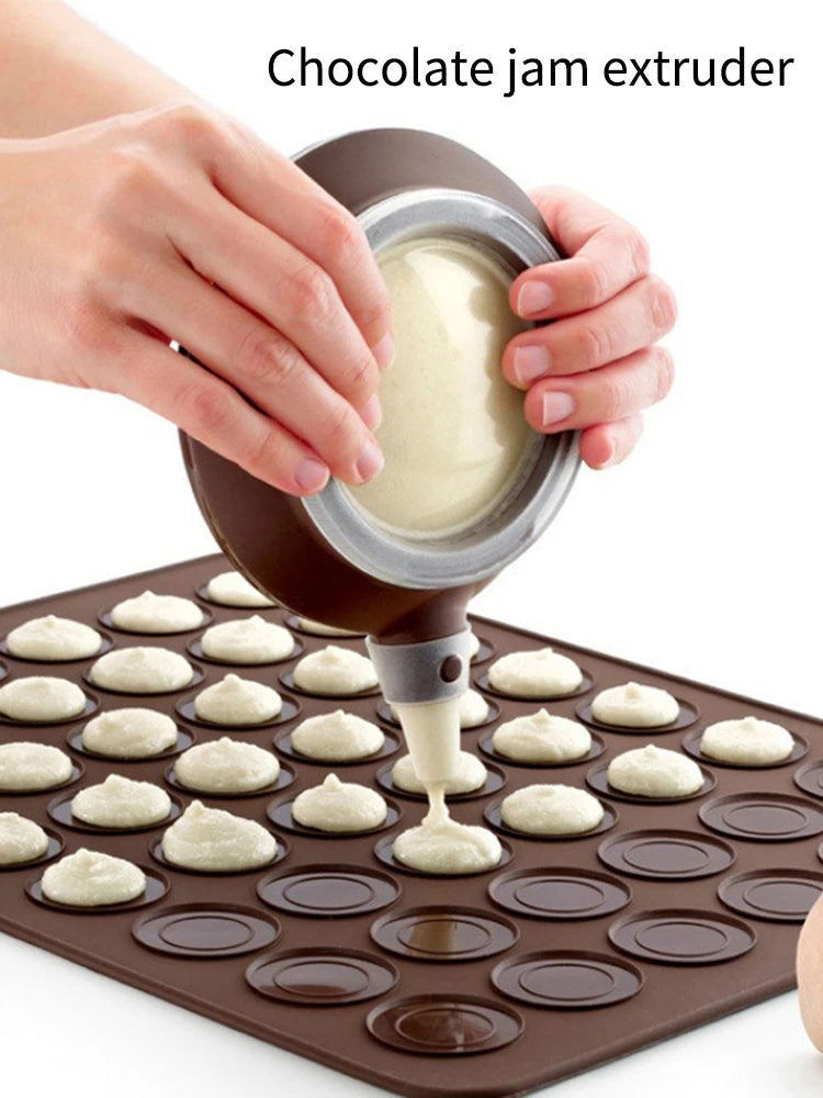 Silicone Macaron Decorating Pot Set, Chocolate Jam Extruder, With 5 Decorating Mouth, Suitable For Macron, Cake Baking Supplies