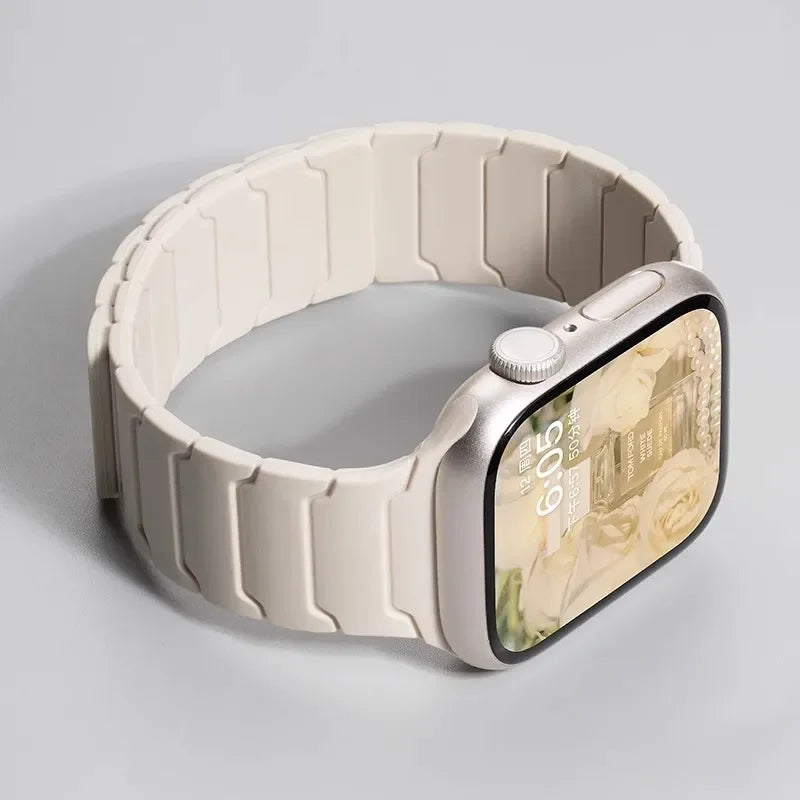 Magnetic Silicone Strap for Apple Watch Band Ultra 2 49mm 46mm 45mm Bracelet for Iwatch Series 10 9 8 7 6 SE 5 38 44mm 42mm 40mm