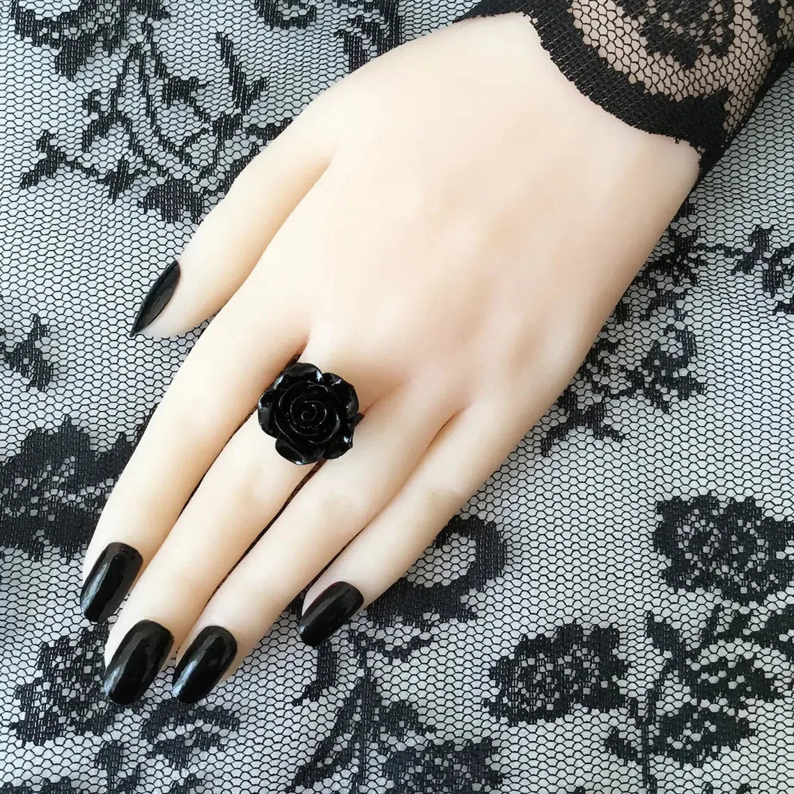 Retro Goth Style Red Rose Opening Rings for Women Punk Personality Crystal Flower Hollow Finger Ring Hip Hop Rock Party Jewelry