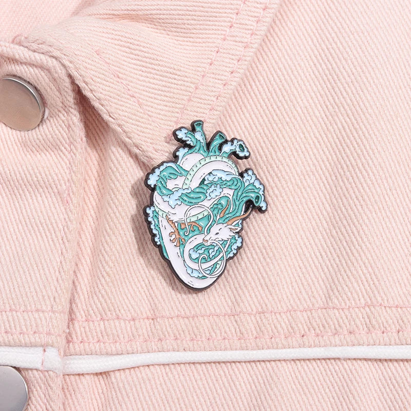 Marine Life White dragon Enamel Pins Custom Heart Organ Brooches Lapel Badges Animal Jewelry Gift for Friends